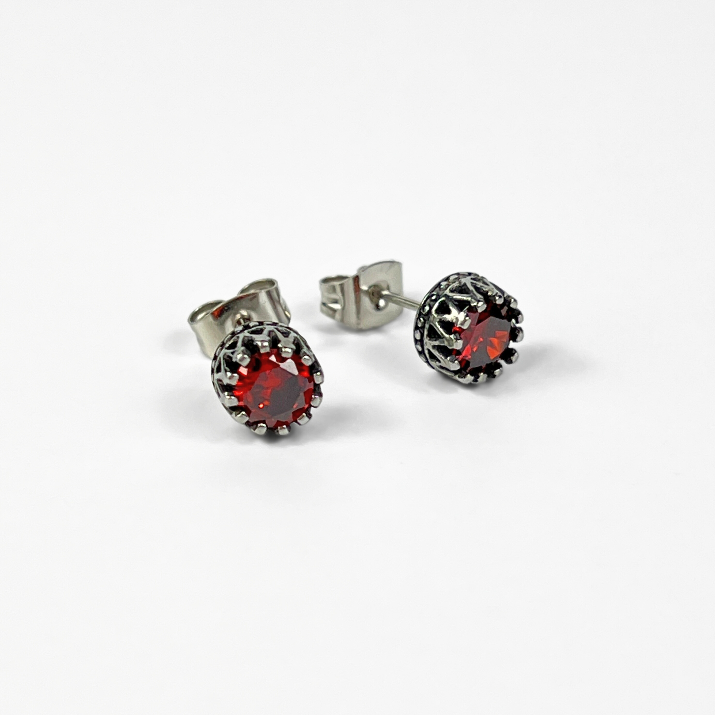 Red rhinestone and crown stud earrings Baguette Magick