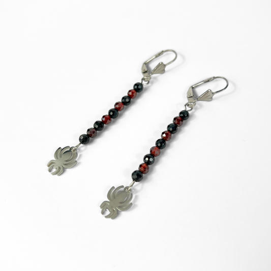 Gothic spider earrings made of garnet, onyx