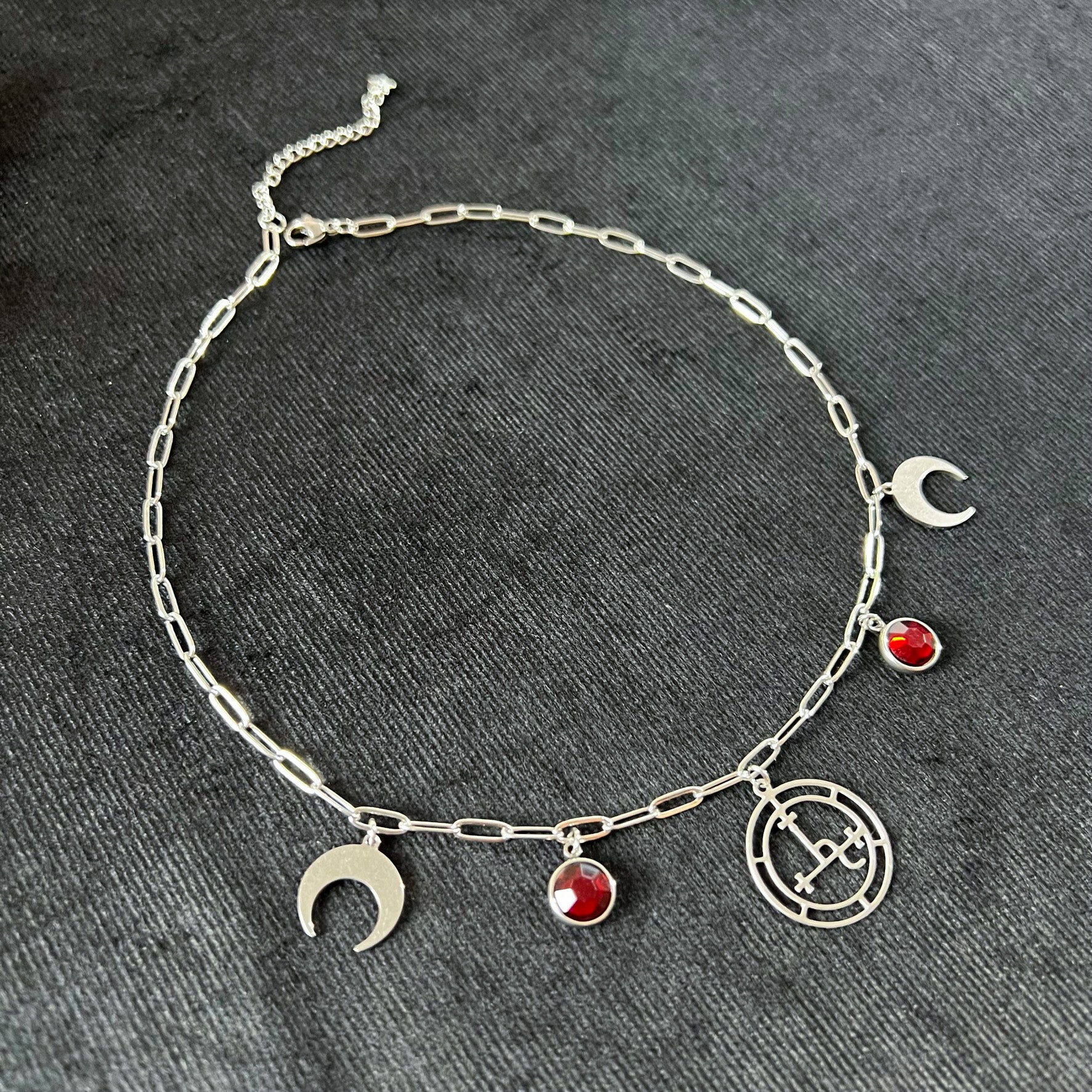 Lilith sigil paper clip chain choker, stainless steel and red rhinestones Baguette Magick