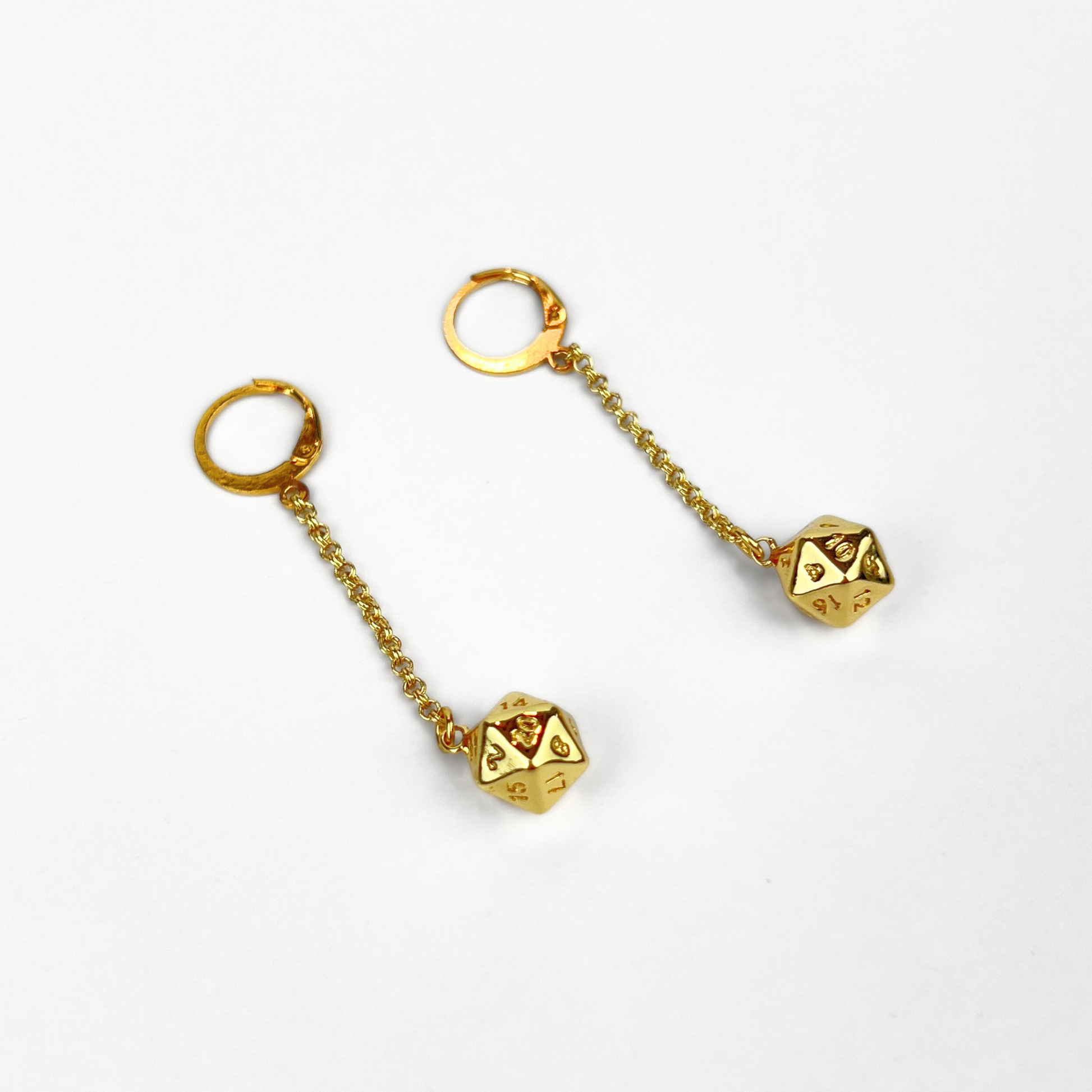 dangle and drop earrings with d20 dices, gold plated stainless steel, thin chains, gothic and alternative style geek jewelry for role play tabletop games player