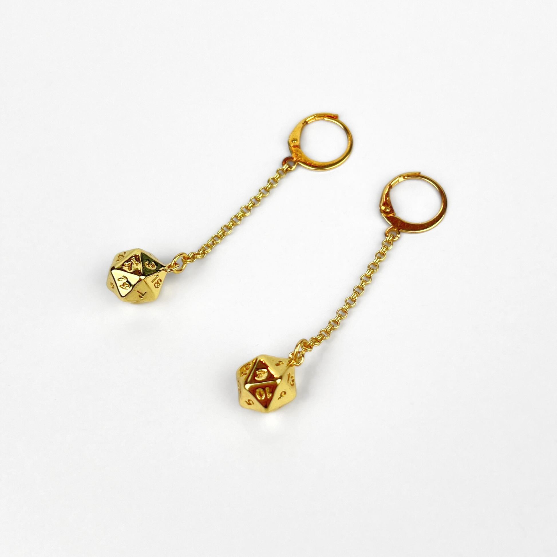 dangle and drop earrings with d20 dices, gold plated stainless steel, thin chains, gothic and alternative style geek jewelry for role play tabletop games player
