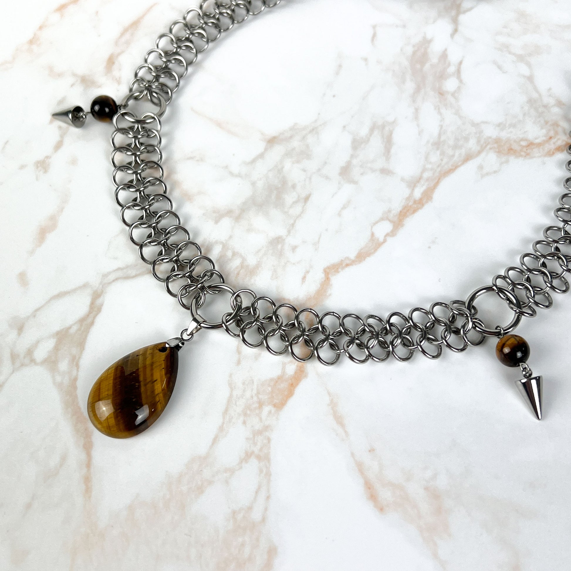 Tiger eye European chainmail teardrop pendant necklace Baguette Magick