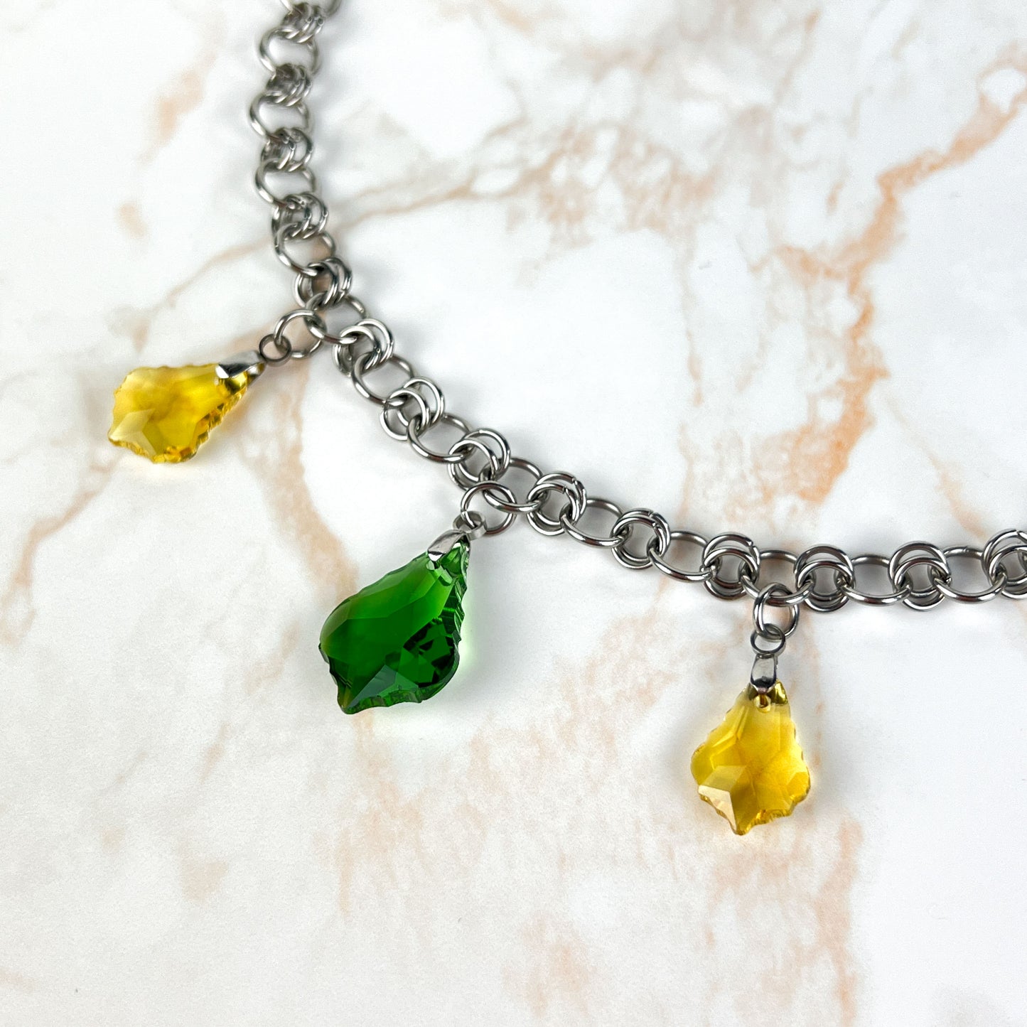 Sparkling crystal necklace, yellow and green, chainmail chain, stainless steel