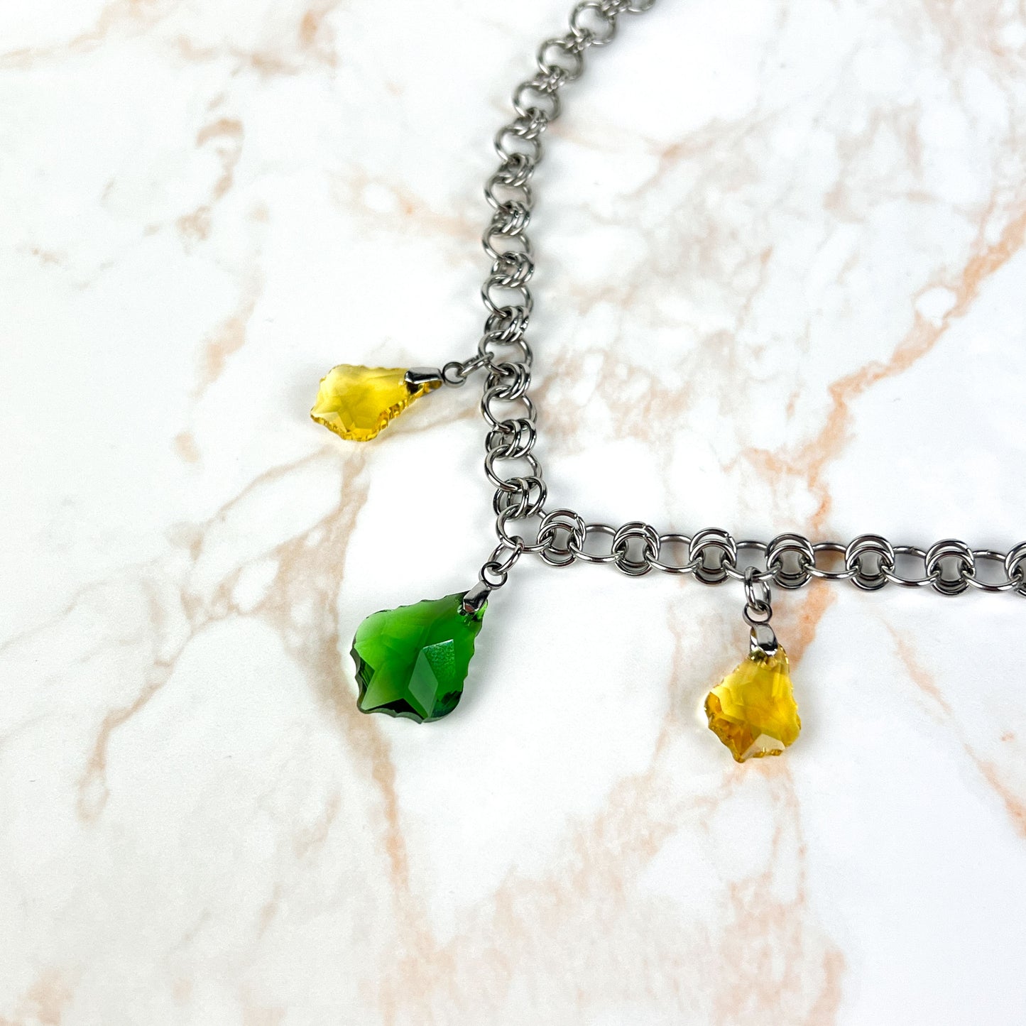 Sparkling crystal necklace, yellow and green, chainmail chain, stainless steel