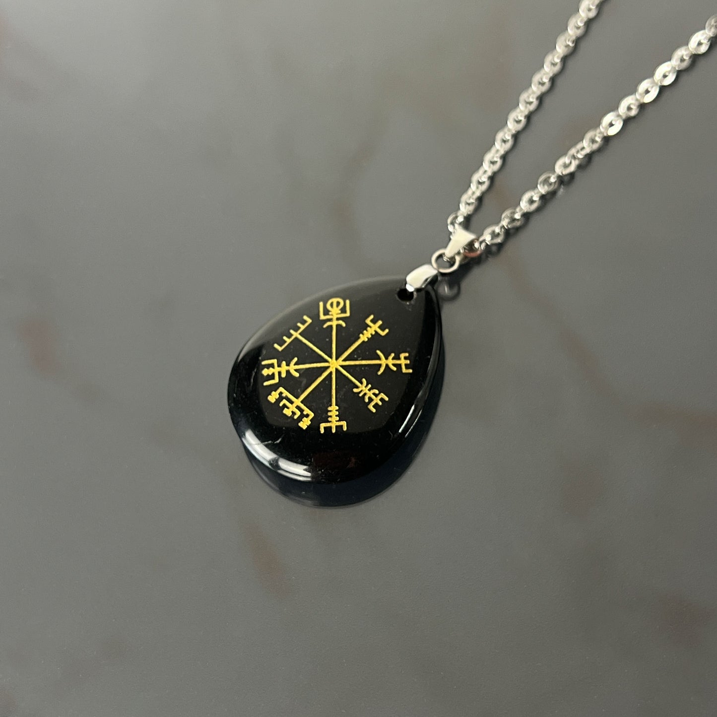 Vegvisir Viking compass amulet necklace, onyx and stainless steel