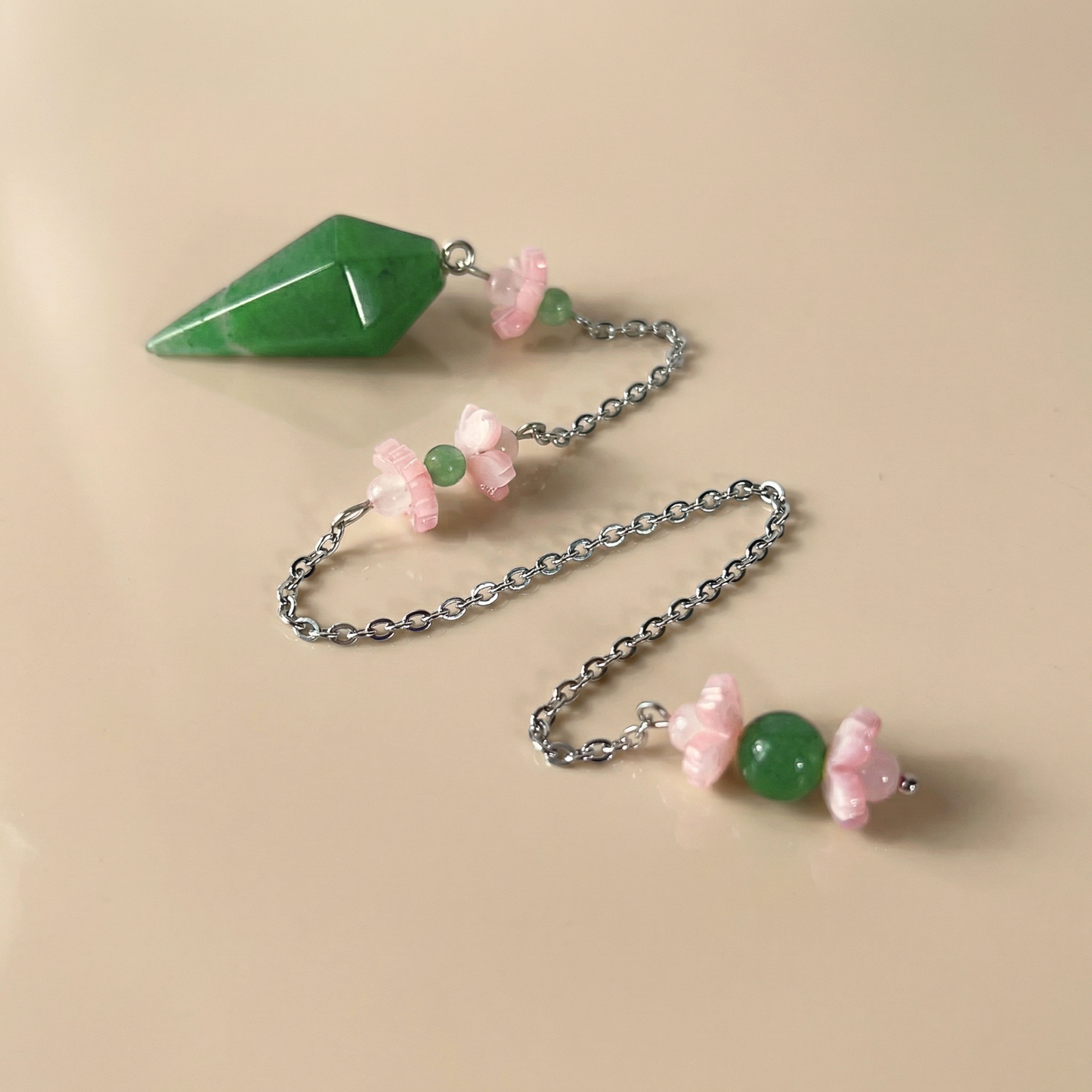 Pendule fleur de sakura en aventurine et quartz rose