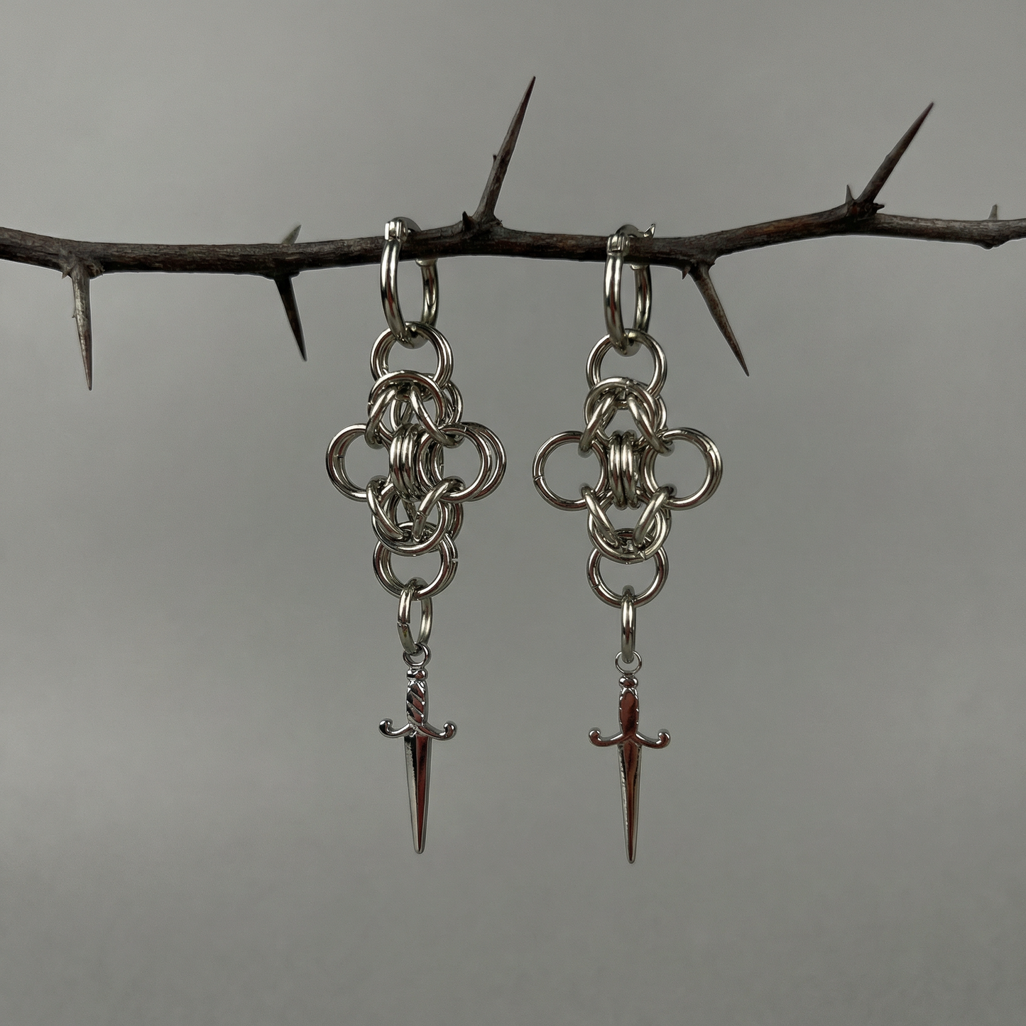 Dagger chainmail earrings, stainless steel Baguette Magick