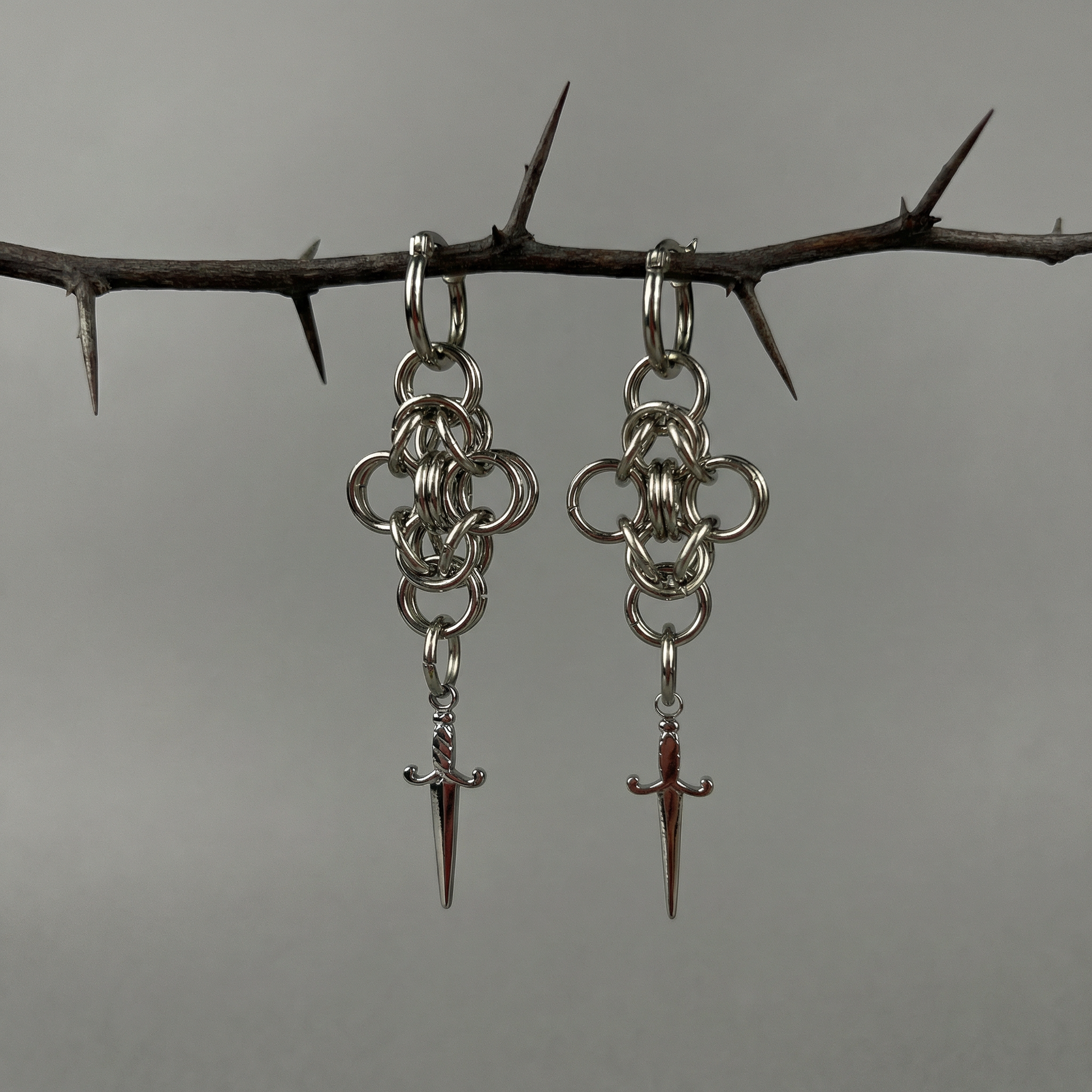 Dagger chainmail earrings, stainless steel Baguette Magick
