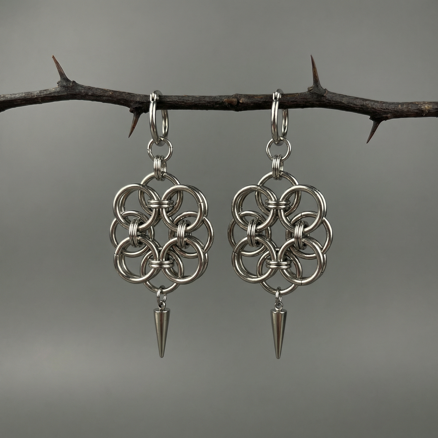 Boucles d'oreilles en cotte de mailles, créoles et pointes Helm Rose