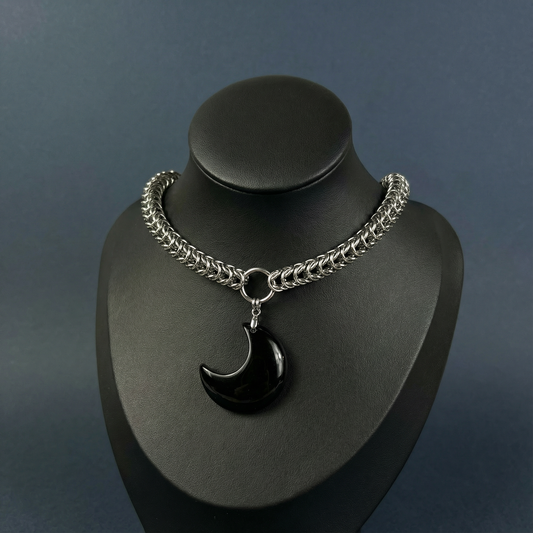 Box chain Obsidian crescent moon chainmail necklace Baguette Magick