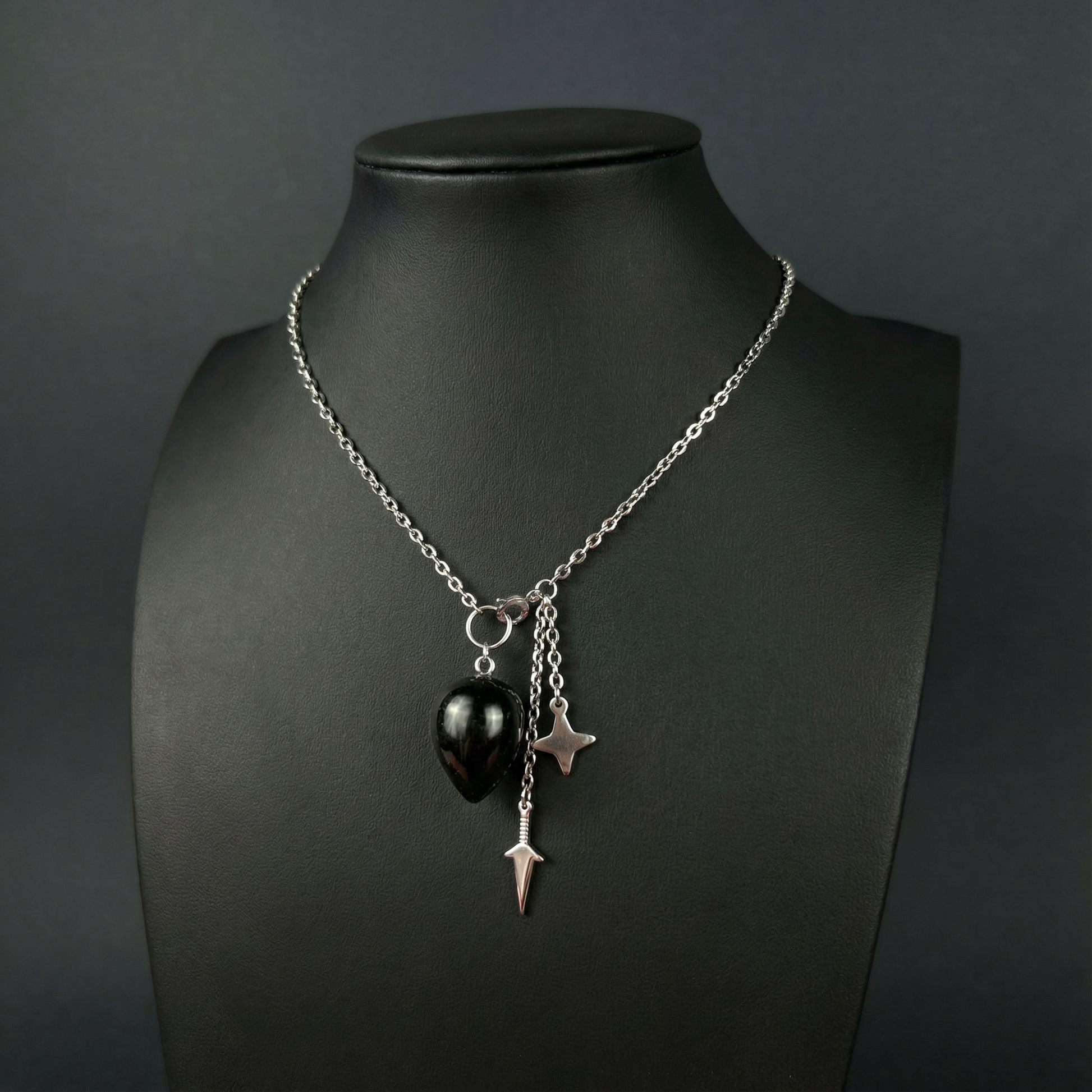 Obsidian, kunai and shuriken pendulum necklace Baguette Magick
