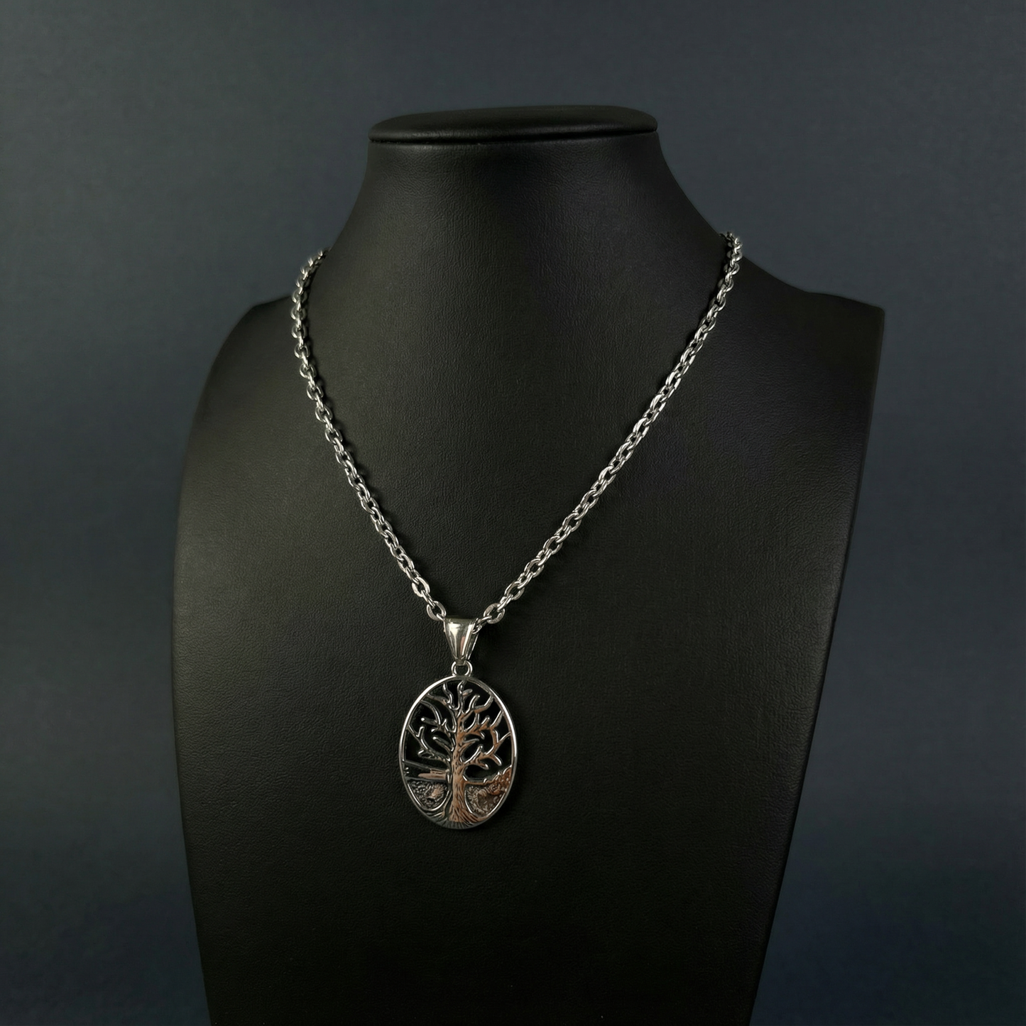 Collier pendentif gothique arbre d'hiver