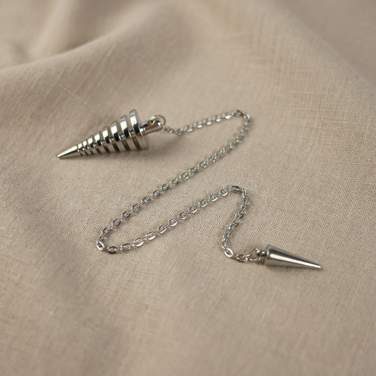 Pendule de divination en métal à 9 anneaux