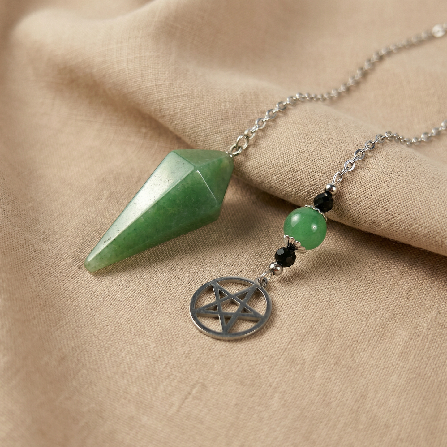The witch pentacle pendulum, Aventurine, Onyx