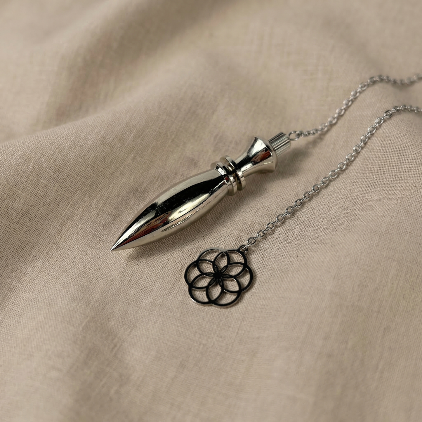 Pendule Thot en métal avec symbole fleur de vie