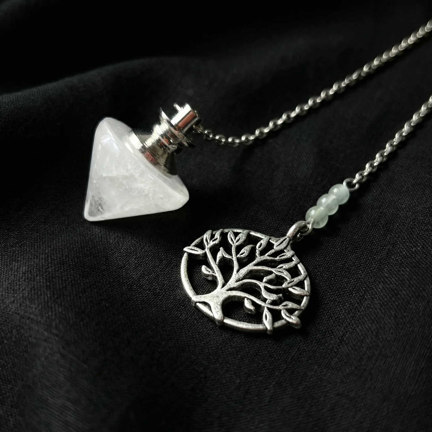 Pendule de radiesthésie conique en quartz clair, fluorite et arbre de vie