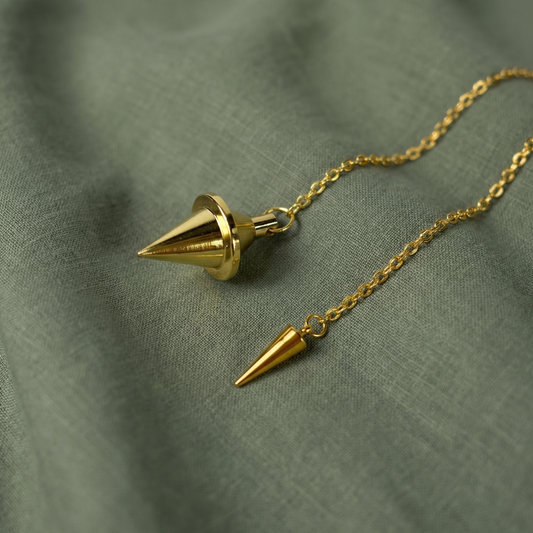 Pendule double cône dorée avec breloque pique