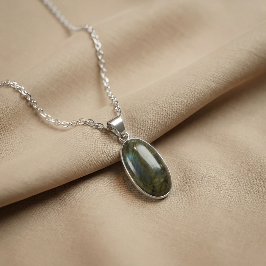 Labradorite pendant necklace lithotherapy jewelry