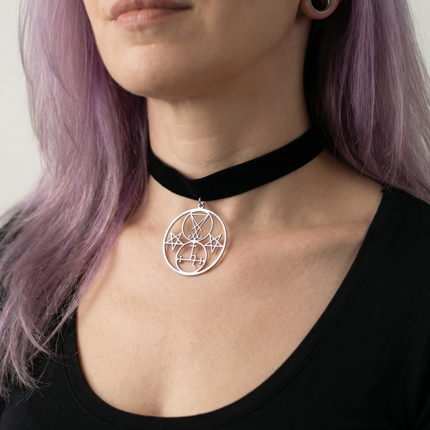 Black velvet Luciferian occult witch choker Baguette Magick