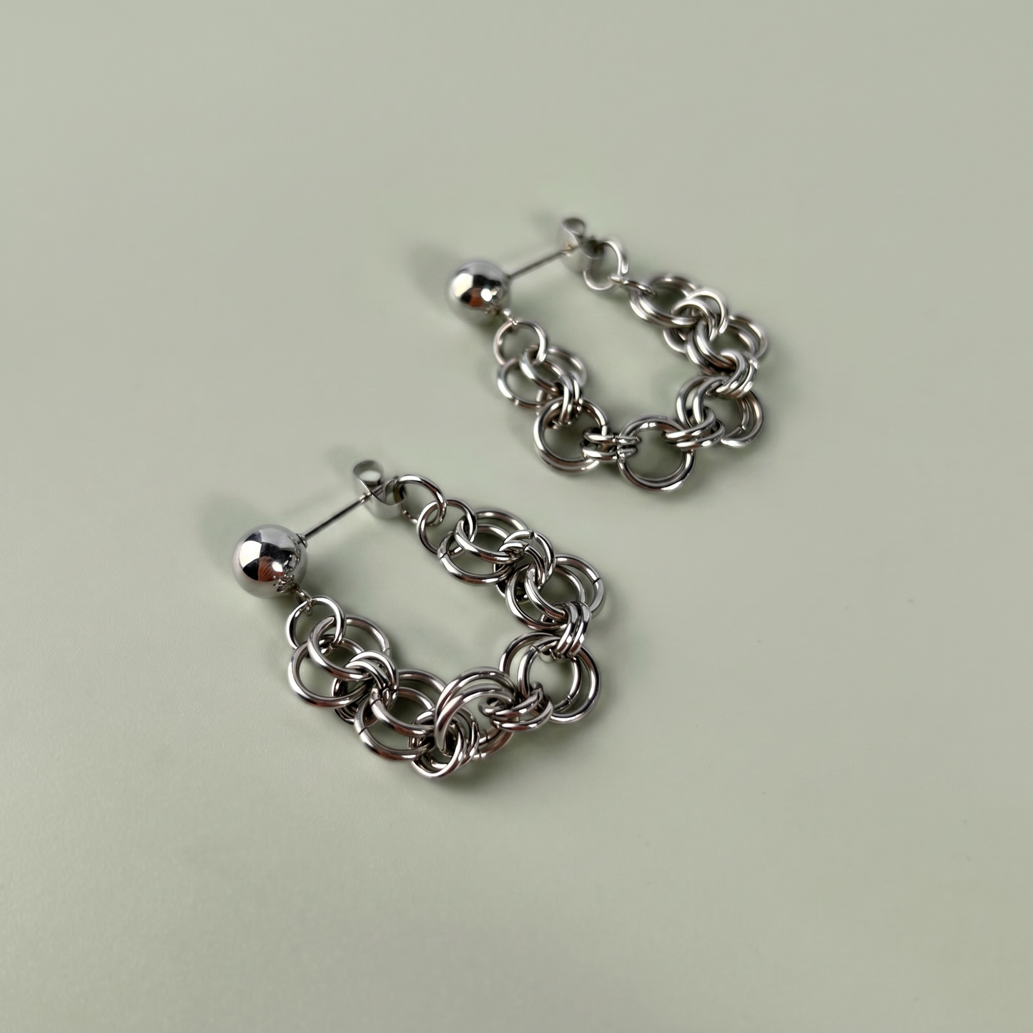Chainmail gothic stud earrings Baguette Magick