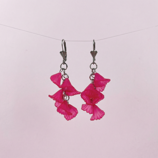 Calla Arum lilies flower earrings, leverback, plum purple