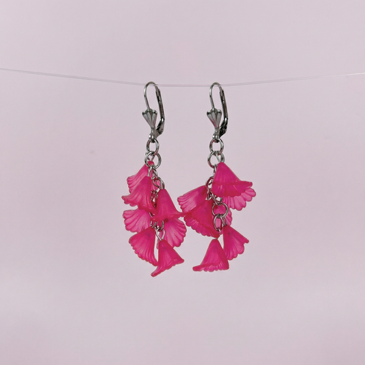 Calla Arum lilies flower earrings, leverback, plum purple