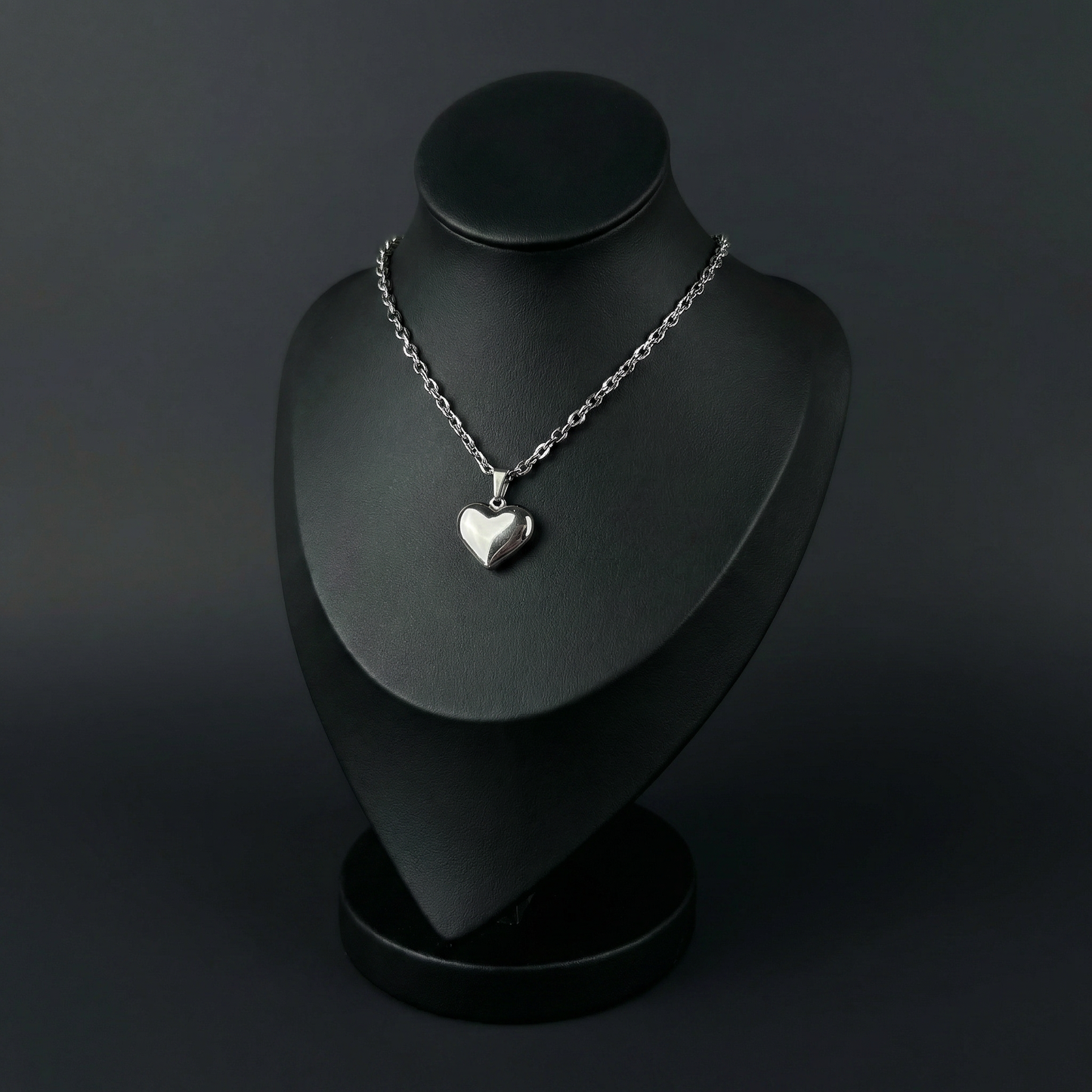 Puffy heart gothic necklace Baguette Magick