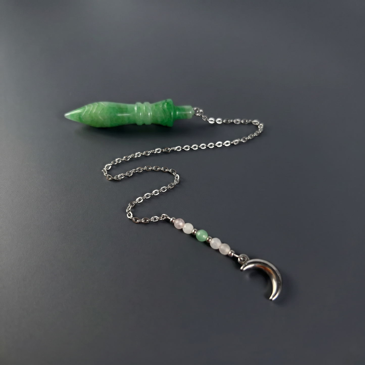 Pendule égyptien Thot gravé, aventurine, quartz rose, breloque croissant de lune