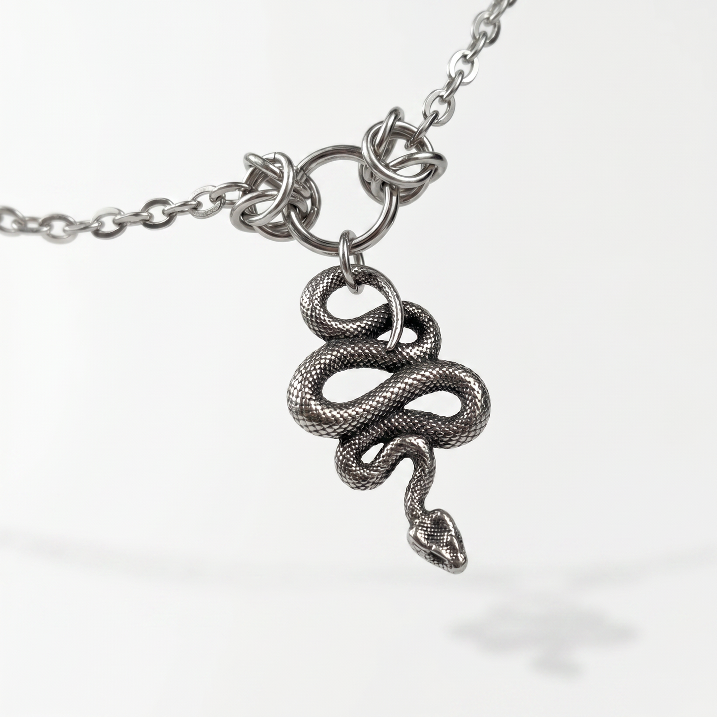 Collier ras du cou serpent aux accents byzantins