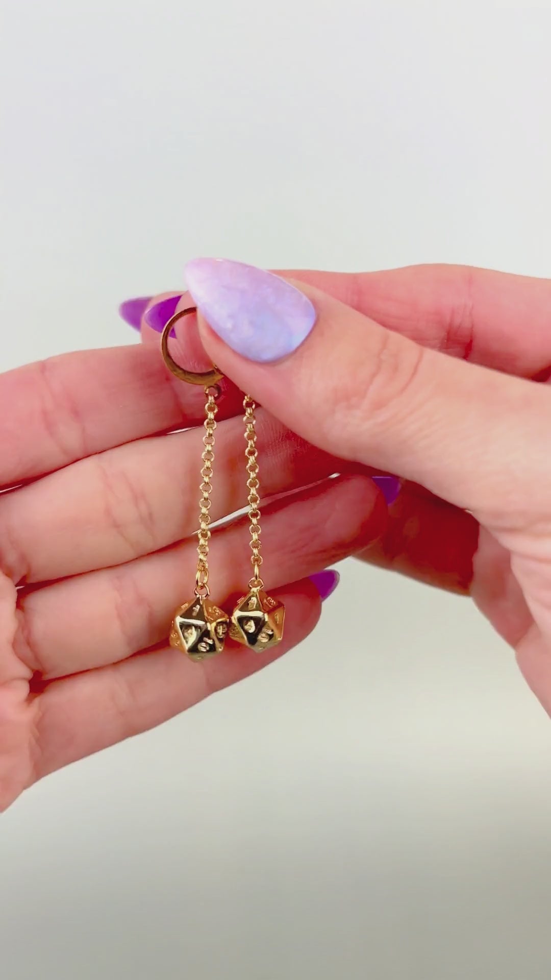 dangle and drop earrings with d20 dices, gold plated stainless steel, thin chains, gothic and alternative style geek jewelry for role play tabletop games player
