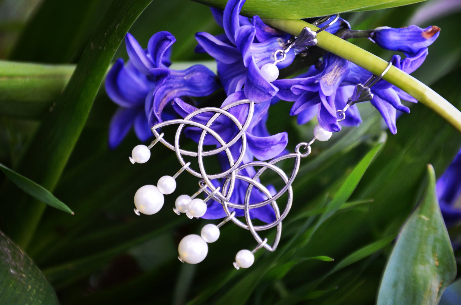 Victorian Edwardian triquetra and pearls teardrop earrings Baguette Magick