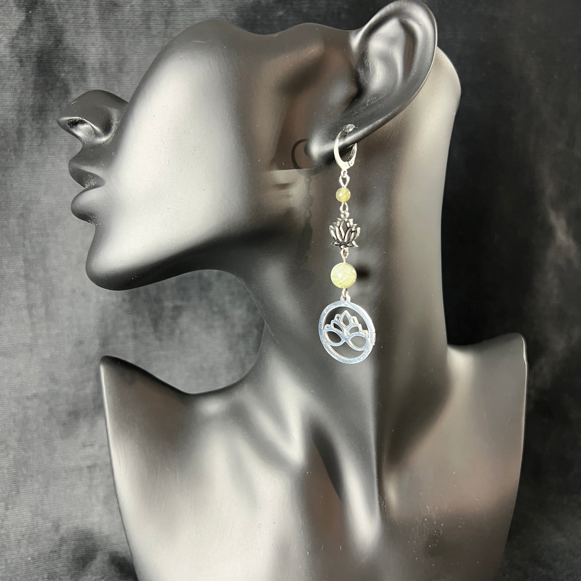 Stainless steel lotus flower and labradorite earrings Baguette Magick