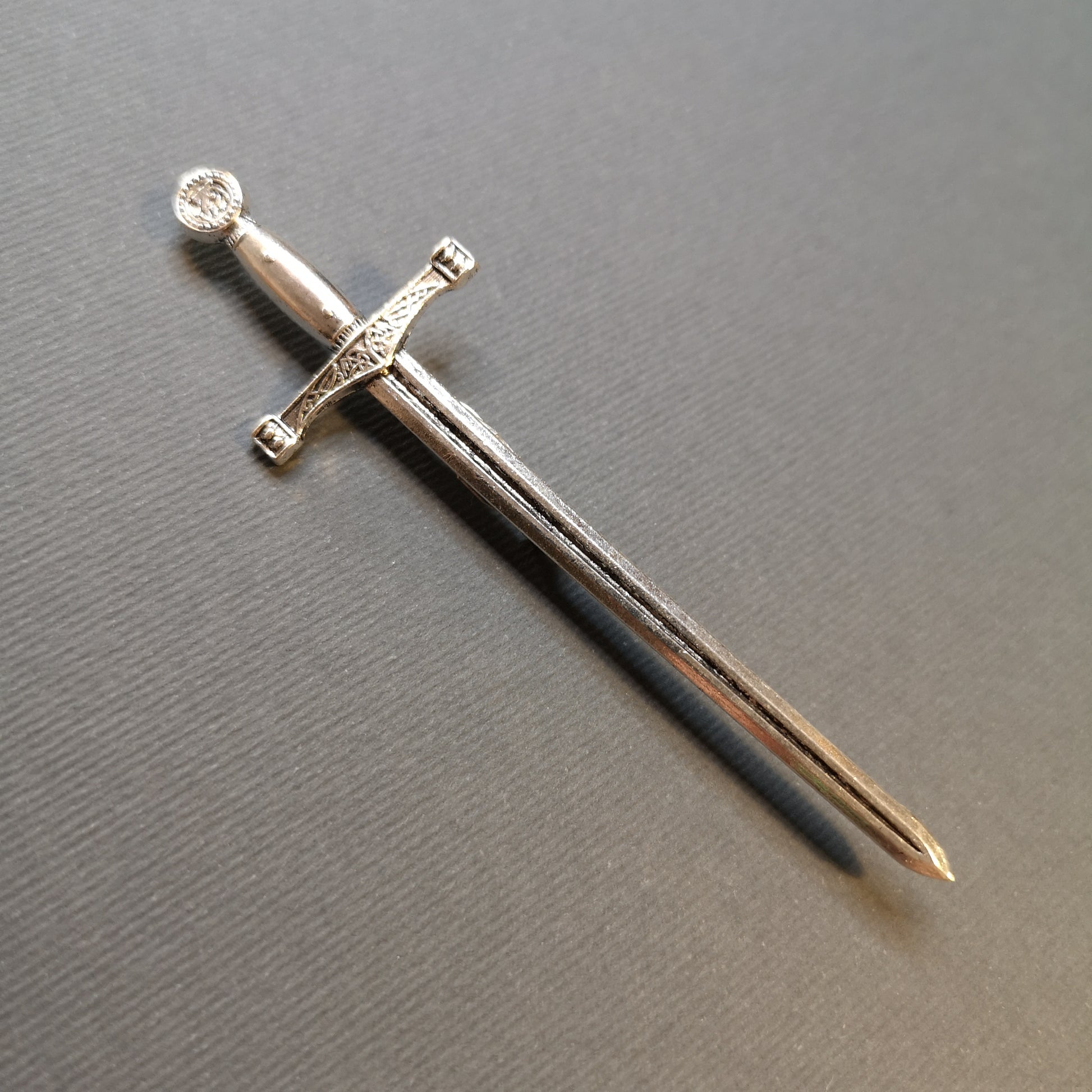 Excalibur sword brooch - The French Witch shop