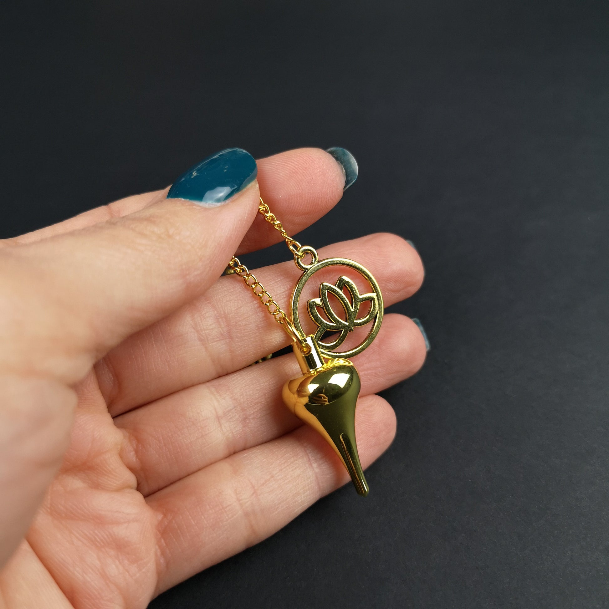 Golden Luzi dowsing metal pendulum with a lotus - The French Witch shop