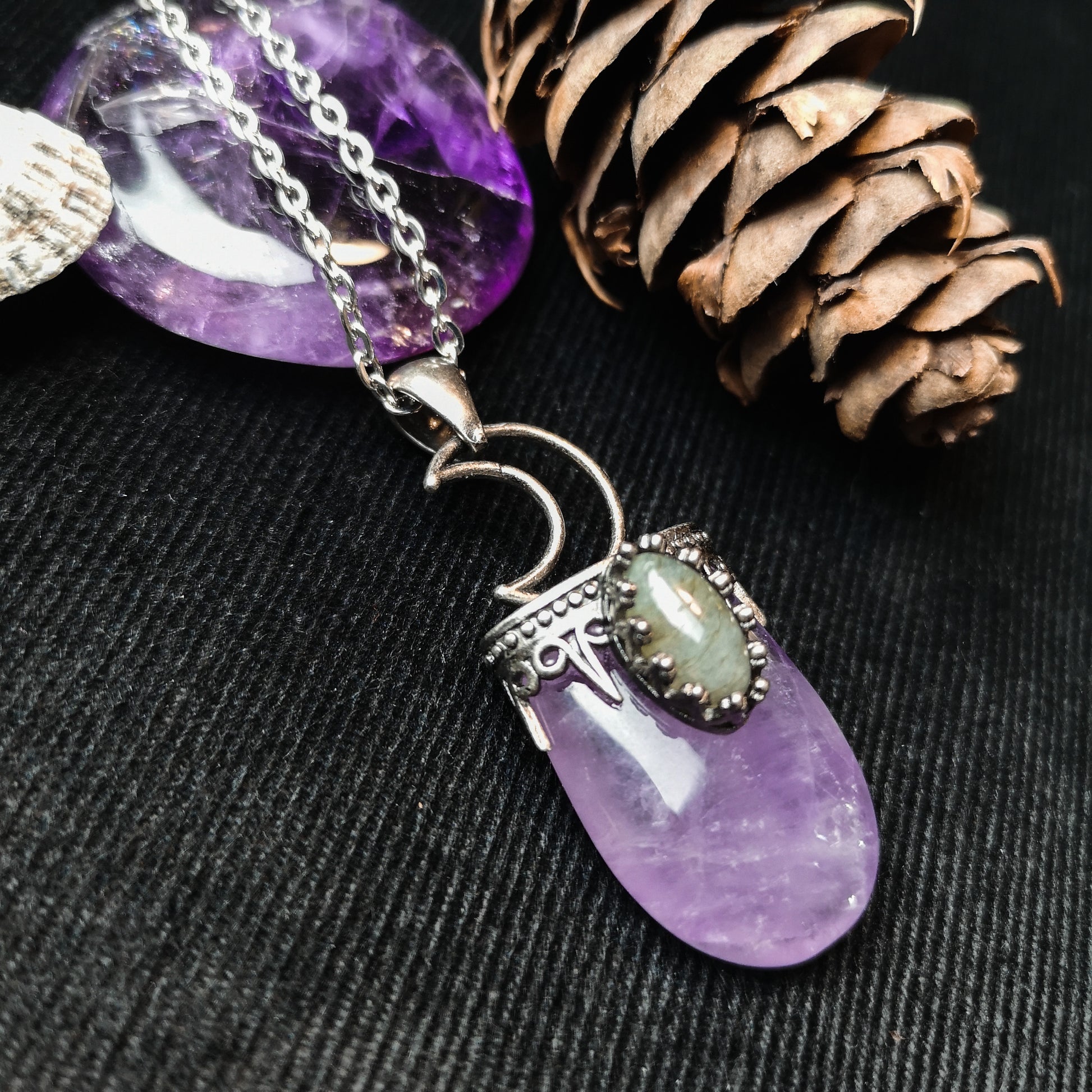 Crescent moon amethyst and labradorite witchy necklace - The French Witch shop