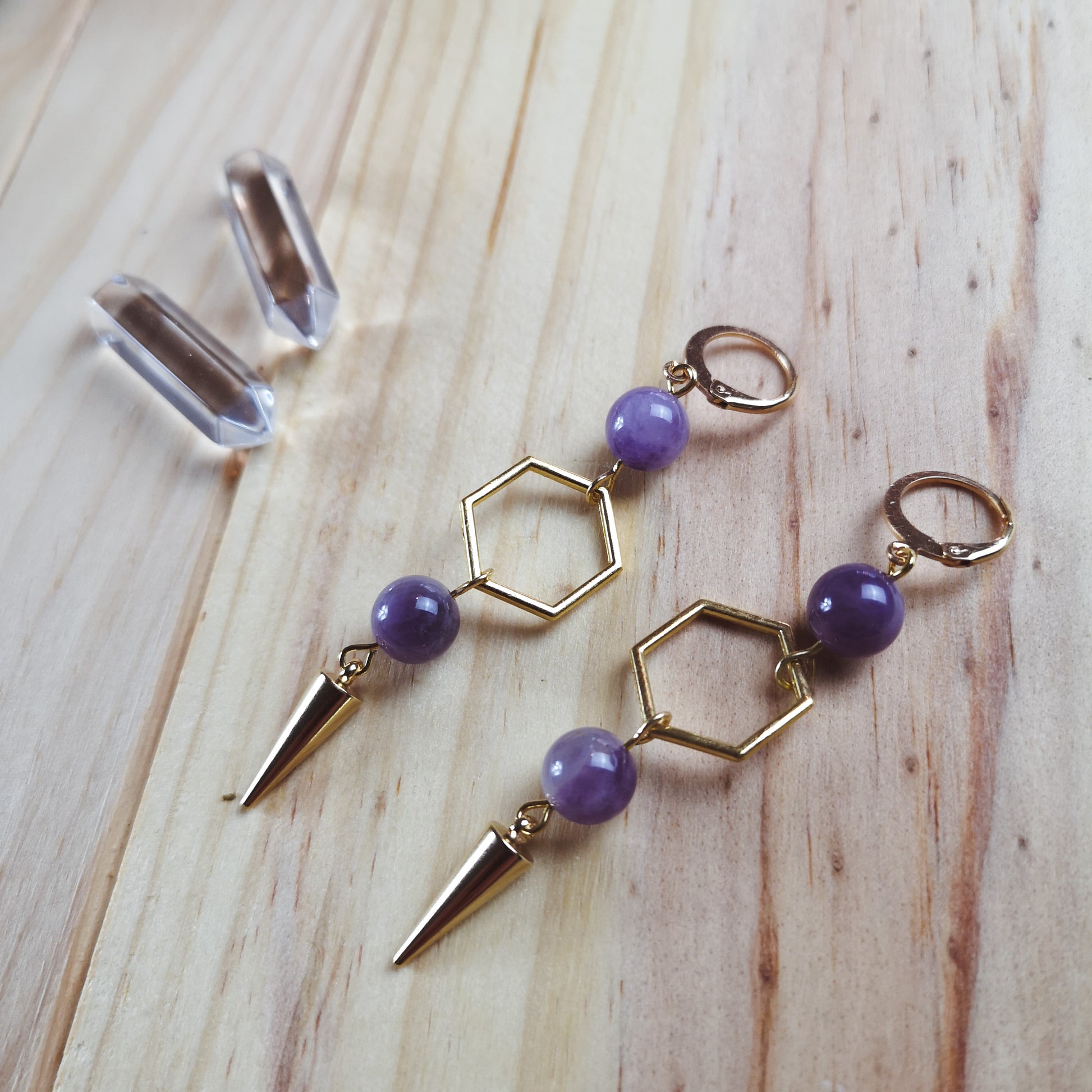 Geometric minimalist amethyst golden earrings - The French Witch shop