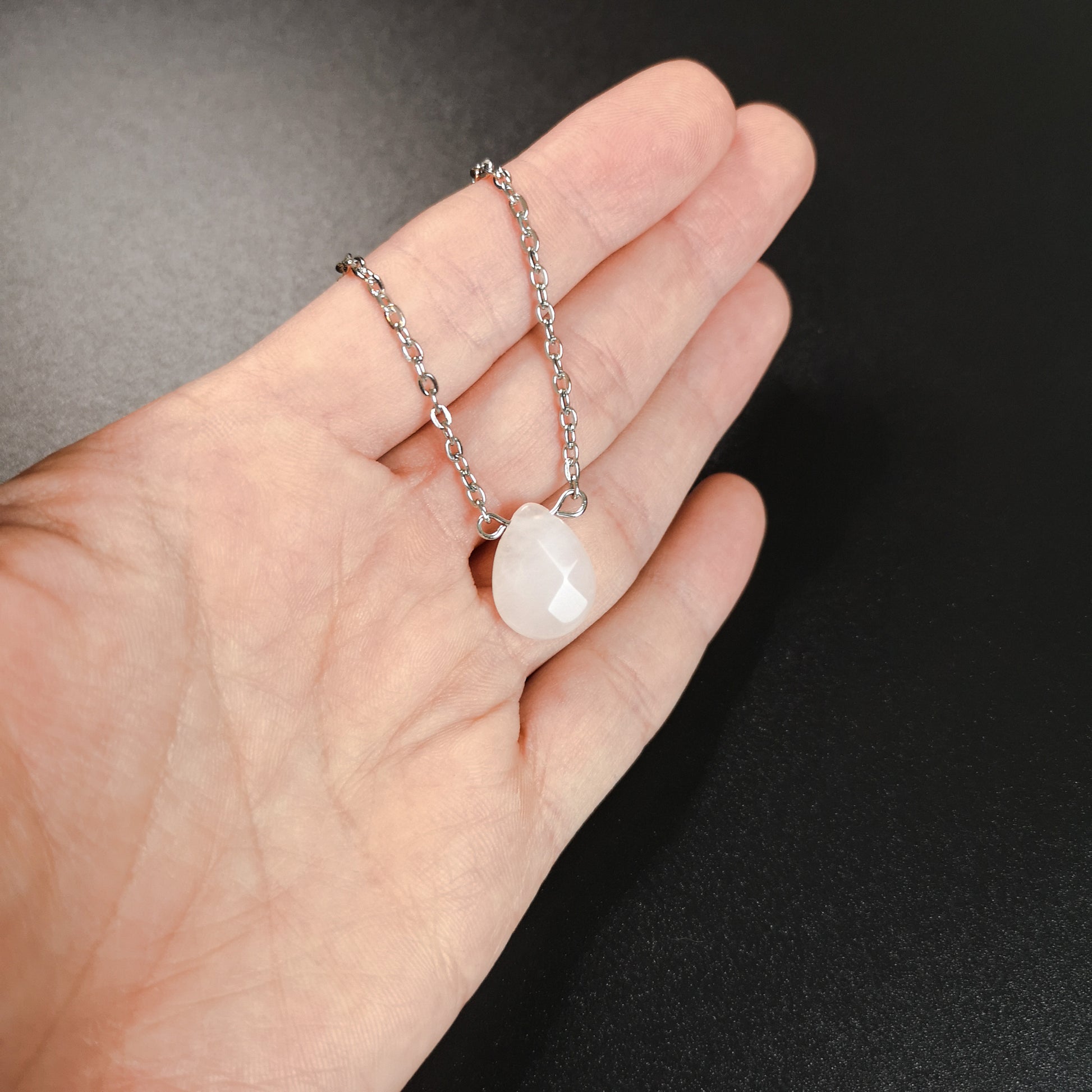 Rose quartz minimalist and elegant necklace The French Witch shop