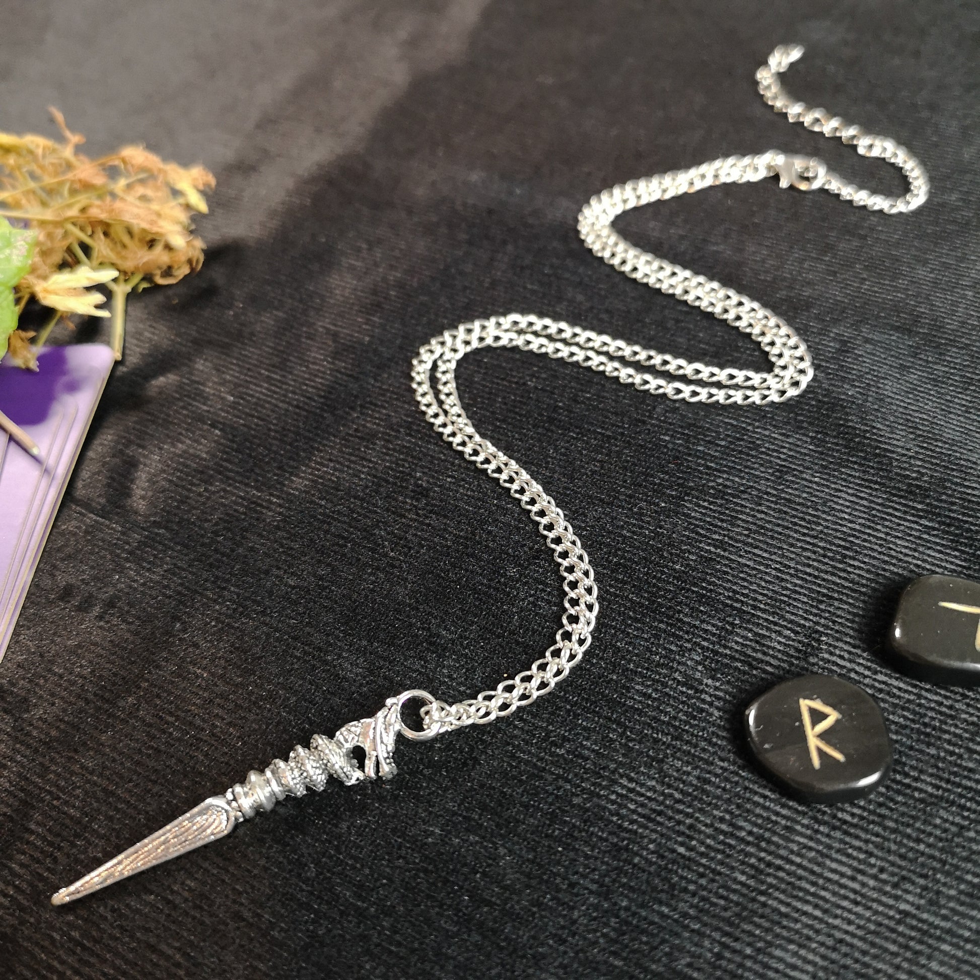 Dragon dagger necklace - The French Witch shop