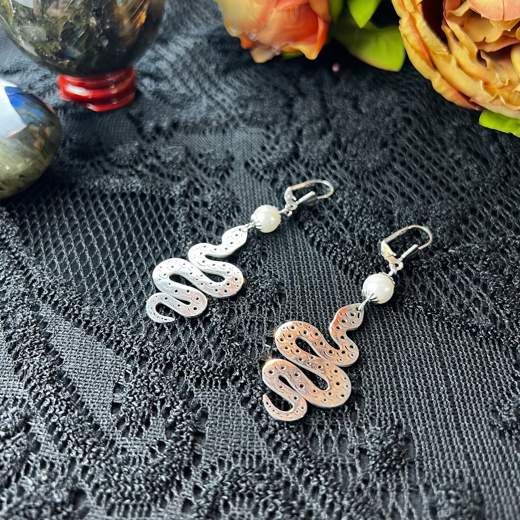 Snake and pearl stainless steel royalcore earrings The French Witch shop