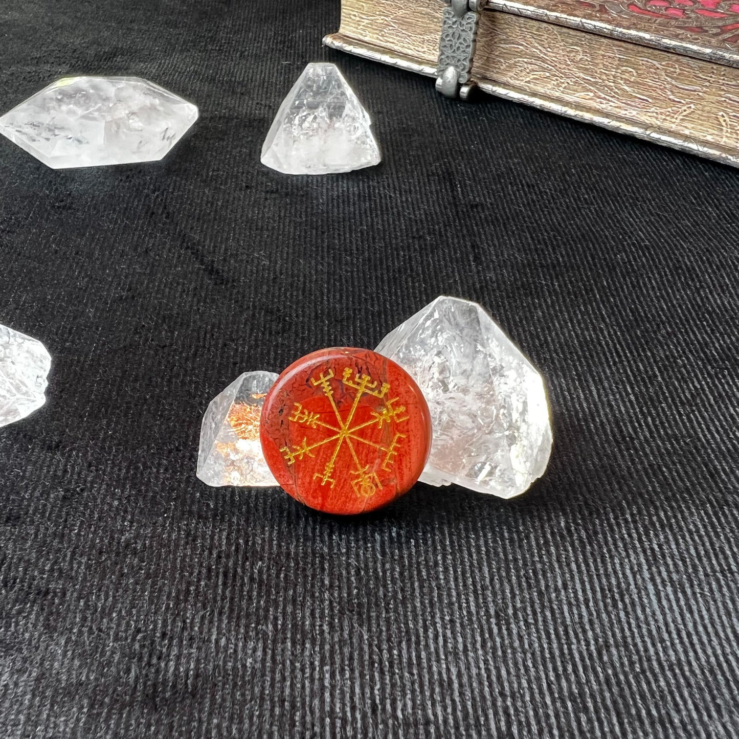 Red Jasper gemstone engraved with the Vegvisir symbol - The French Witch shop