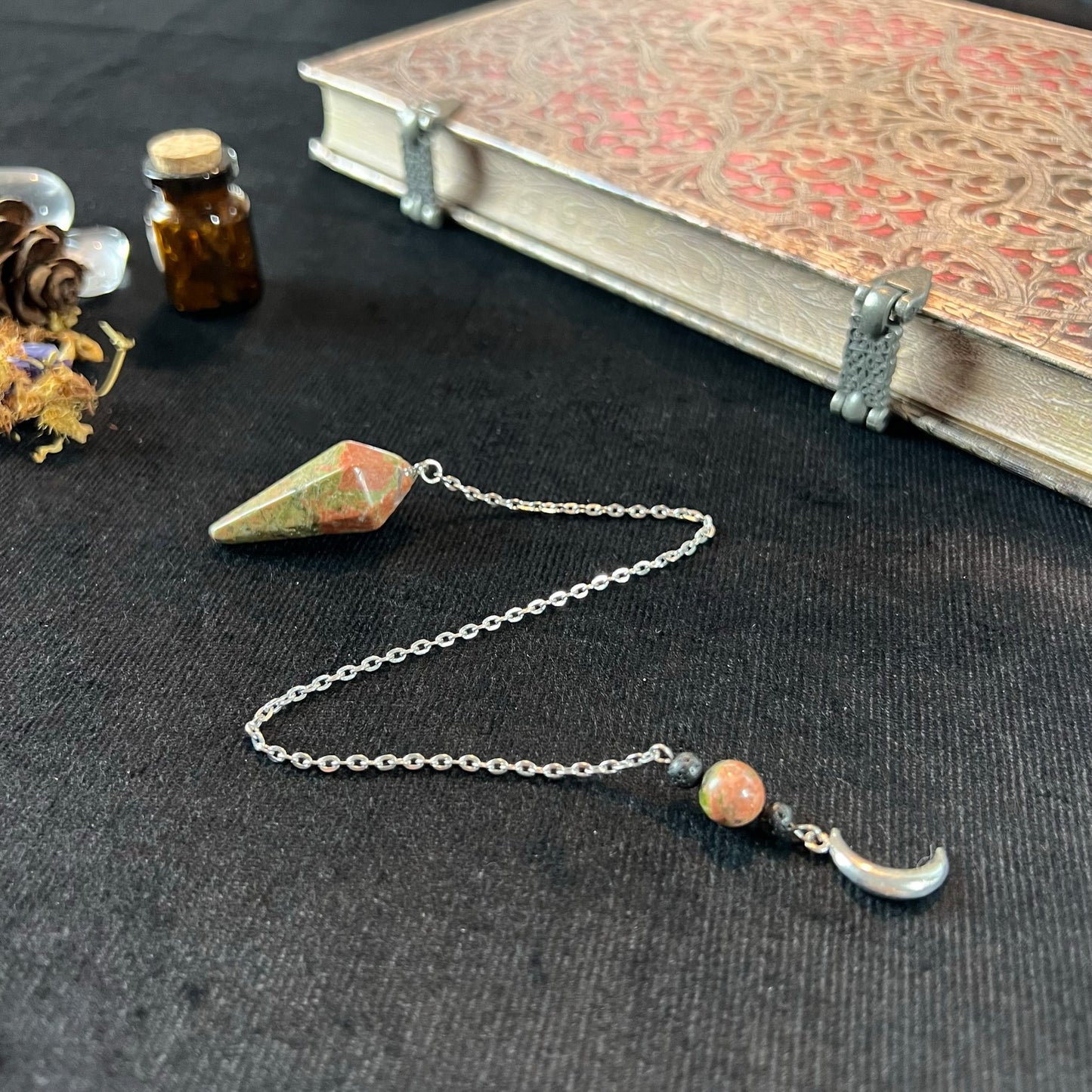 Unakite and lava rock Moon crescent pendulum - The French Witch shop