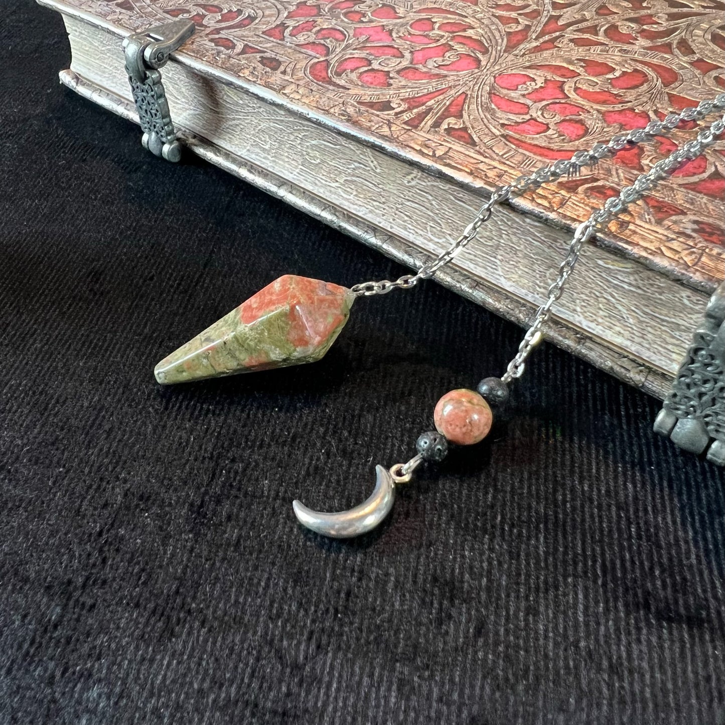 Unakite and lava rock Moon crescent pendulum - The French Witch shop