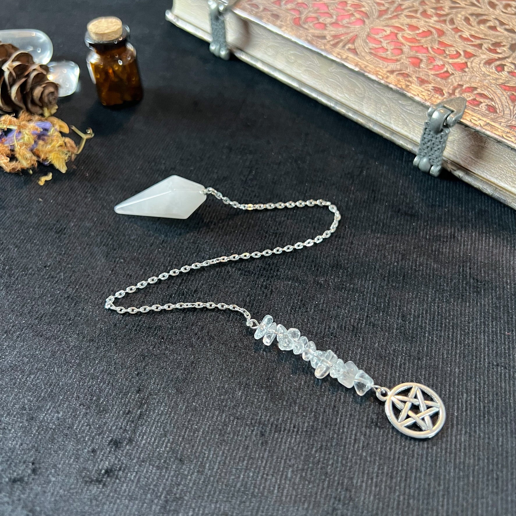 Clear quartz and pagan wiccan pentacle pendulum - The French Witch shop