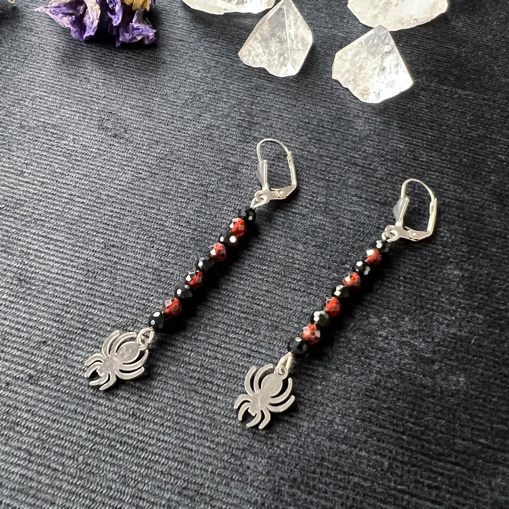 Gothic spider earrings made of garnet, onyx and stainless steel Baguette Magick