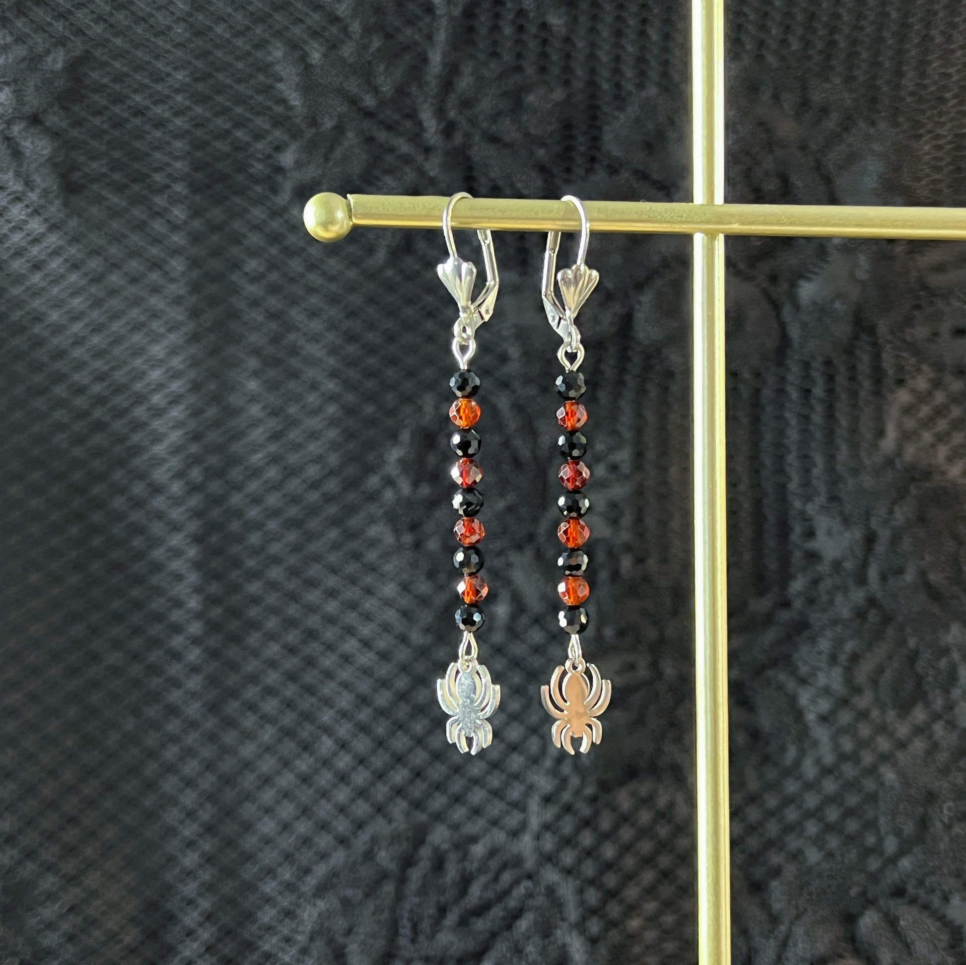 Gothic spider earrings made of garnet, onyx and stainless steel Baguette Magick