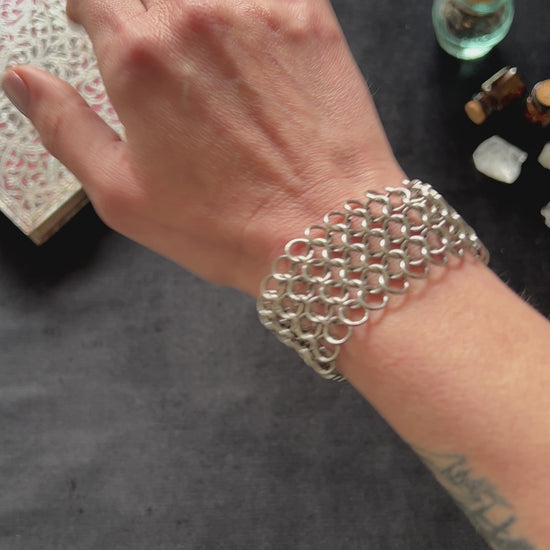 Chainmail bracelet made of stainless steel European 4 in 1 chainmaille cuff bracelet gothic jewelry